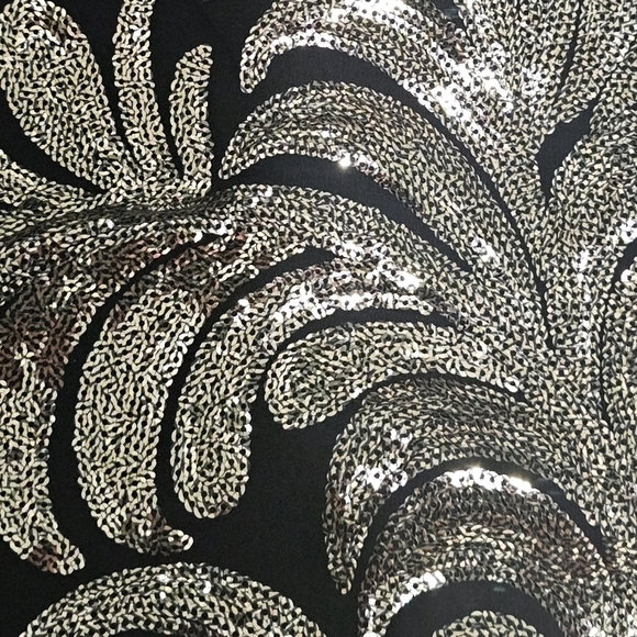 2/$20 New York And Company - Gold Sequin Tank - Size Xs - Picture 5 of 7